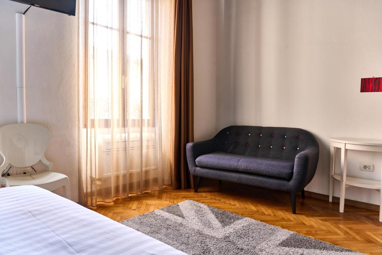 Al Cavour 34 Bed & Breakfast Trento Exterior photo